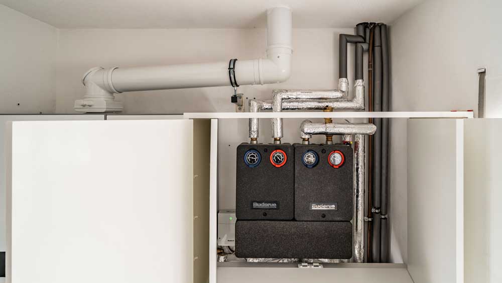 Heizkreisverteiler mit Anschlüssen