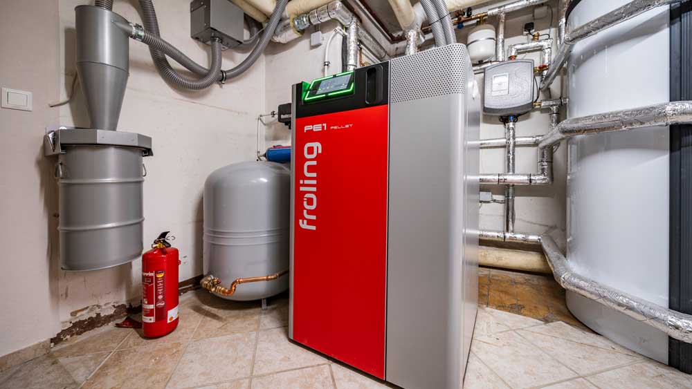 Pelletheizkessel der Firma Fröling, geschlossen