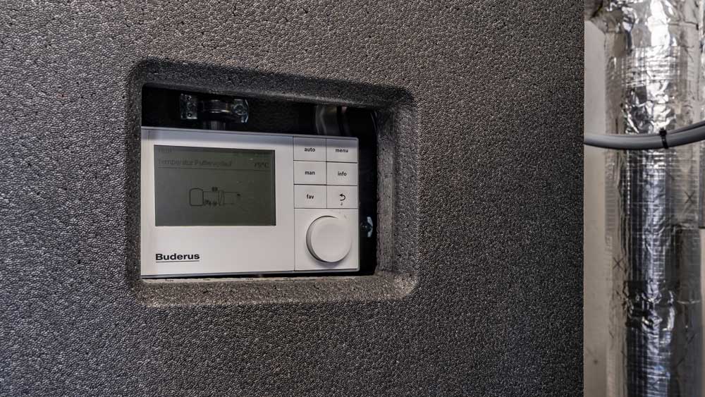 Regler der Wärmepumpe Close up